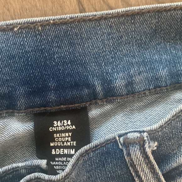 Medium wash skinny jeans from H&M - Picture 2 of 3